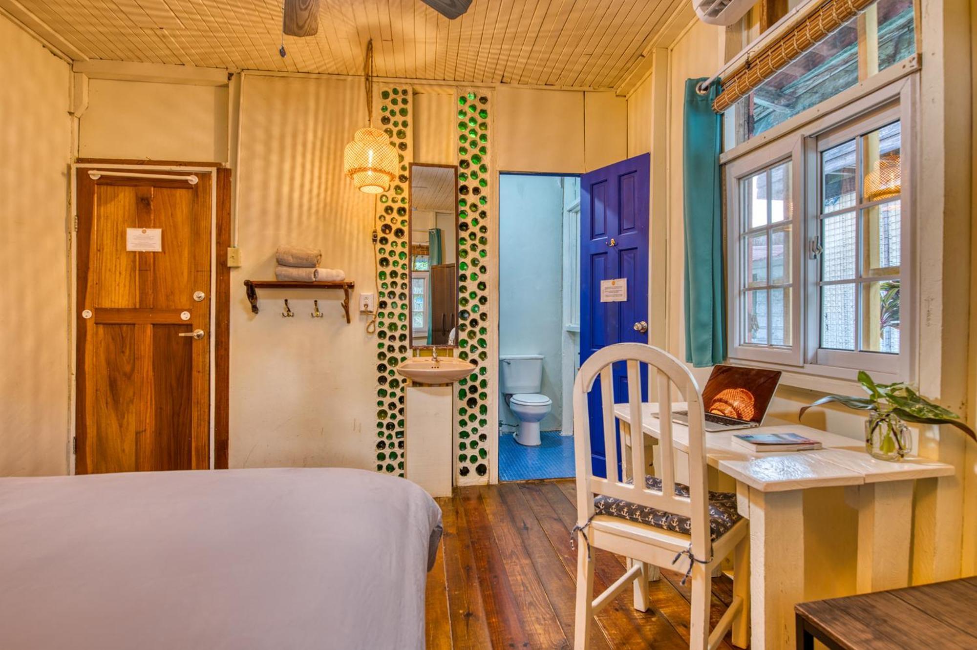 Saigon Bay Bed & Breakfast Bocas del Toro Zewnętrze zdjęcie